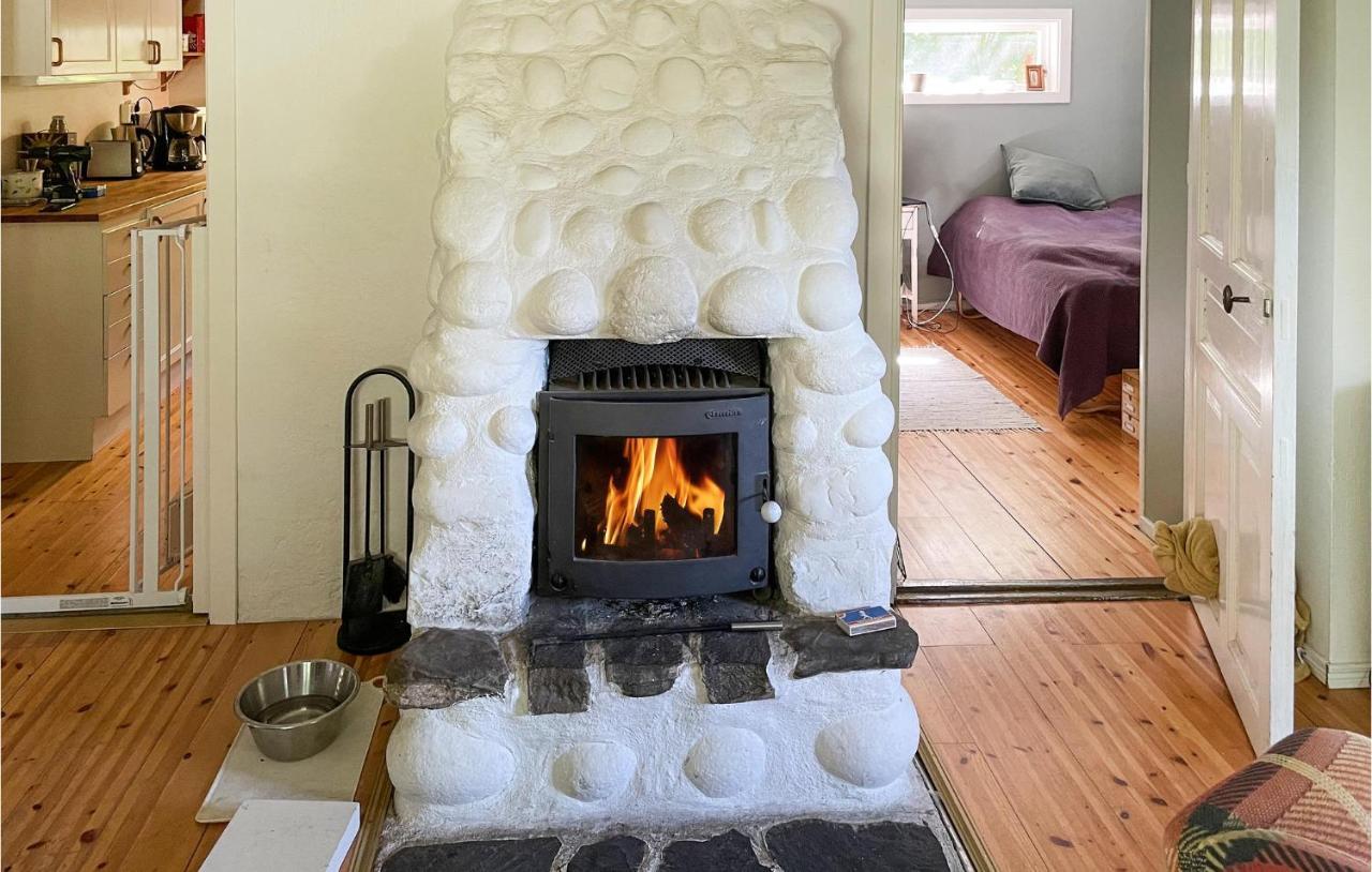 Cozy Home In Oerebro With Wifi Екстериор снимка