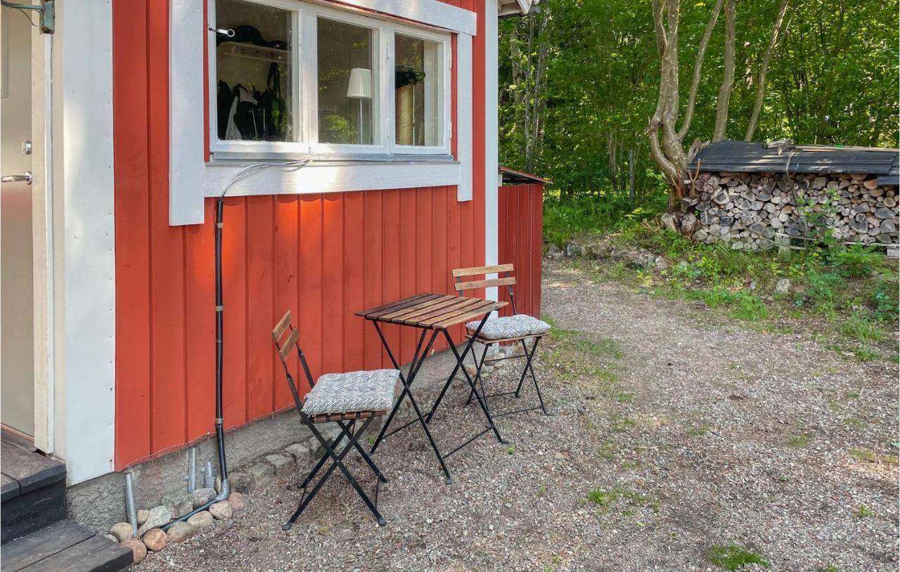 Cozy Home In Oerebro With Wifi Екстериор снимка